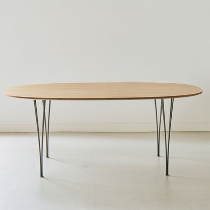 【店頭在庫品】FRITZ HANSEN（フリッツハンセン）/TABLE SERIES（テーブルシリーズ）/Super Elliptical table（スーパー楕円テーブル）B613/ダイニングテーブル/ウォルナット/ウォームグラファイト脚/180×120cm