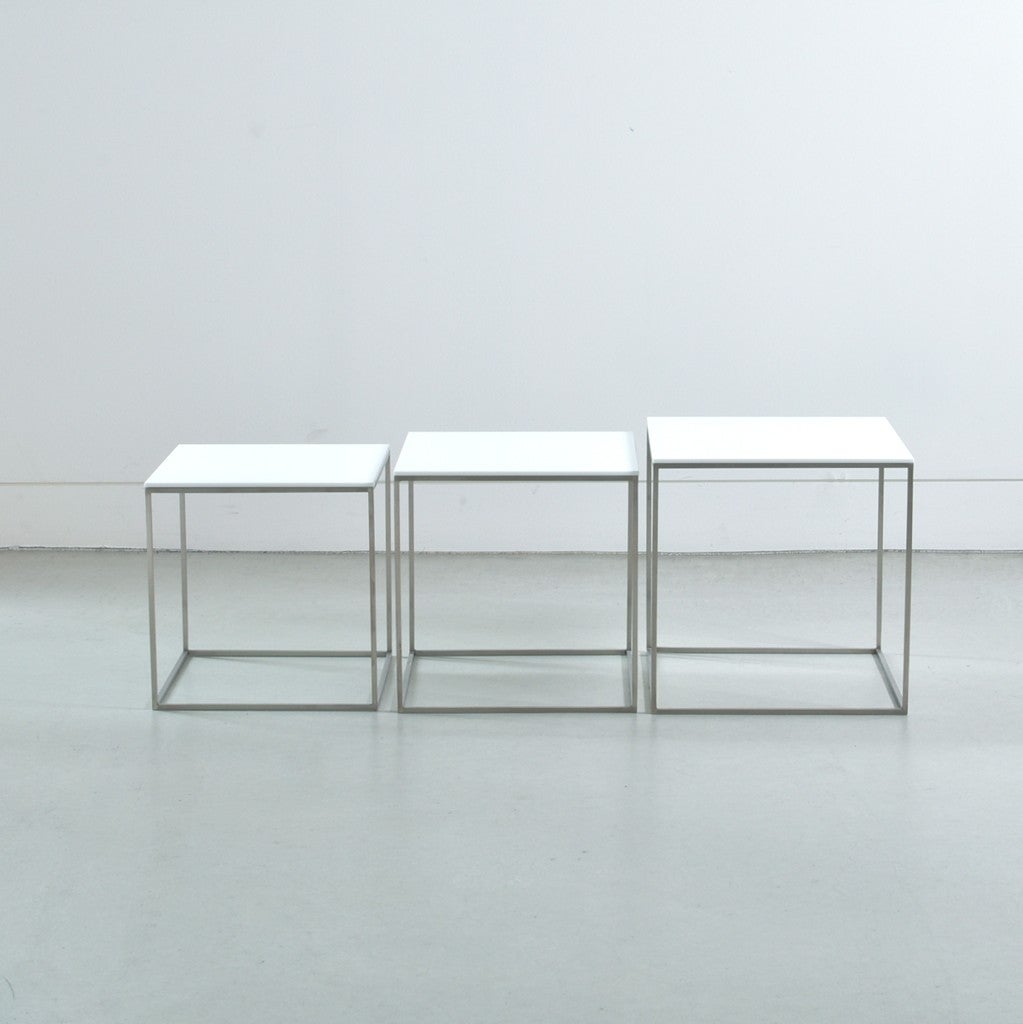 FRITZ HANSEN（フリッツハンセン）/PK71/ネストテーブル（3ピース）/ホワイト/サテン仕上げステンレススチール脚 【納期】ご注文後確認