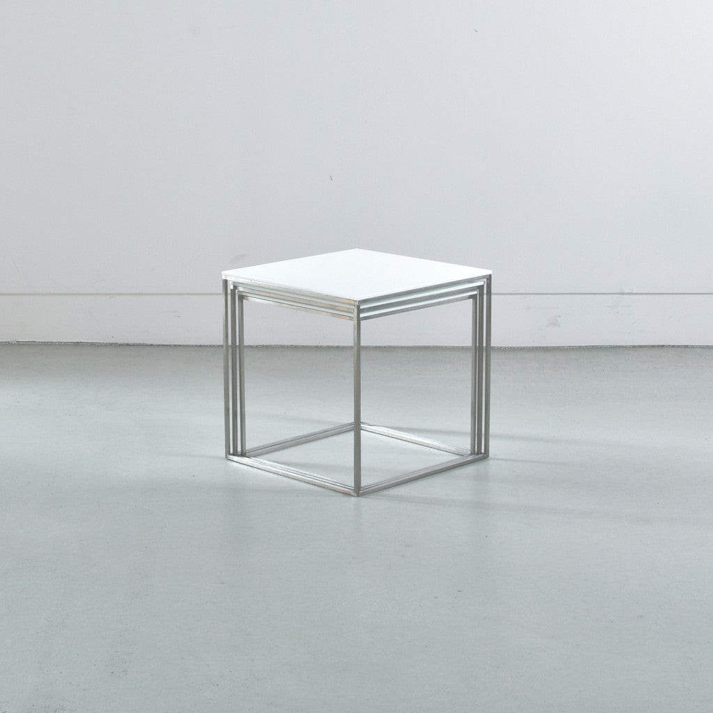 FRITZ HANSEN（フリッツハンセン）/PK71/ネストテーブル（3ピース）/ホワイト/サテン仕上げステンレススチール脚 【納期】ご注文後確認