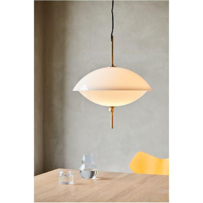 FRITZ HANSEN（フリッツハンセン）/CLAM（クラム）/ペンダントライト/オパールガラス/真鍮（無加工）/直径440mm/※要電気工事 【納期】約3～4週間（メーカー欠品時を除く）