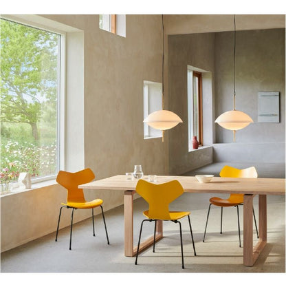 FRITZ HANSEN（フリッツハンセン）/CLAM（クラム）/ペンダントライト/オパールガラス/真鍮（無加工）/直径440mm/※要電気工事 【納期】約3～4週間（メーカー欠品時を除く）