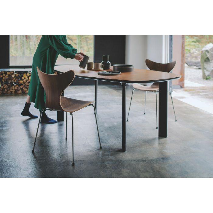 FRITZ HANSEN（フリッツハンセン）/LILY（リリー）/ダイニングチェア/ウォルナット/ナチュラルウッド/クローム脚/Model 3108 【納期】ご注文後確認