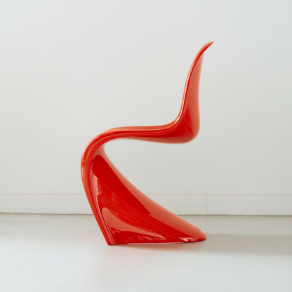 【店頭在庫品】Vitra（ヴィトラ）/Panton Chair Classic（パントンチェア クラシック）/ダイニングチェア/レッド/グロスラッカー仕上げ