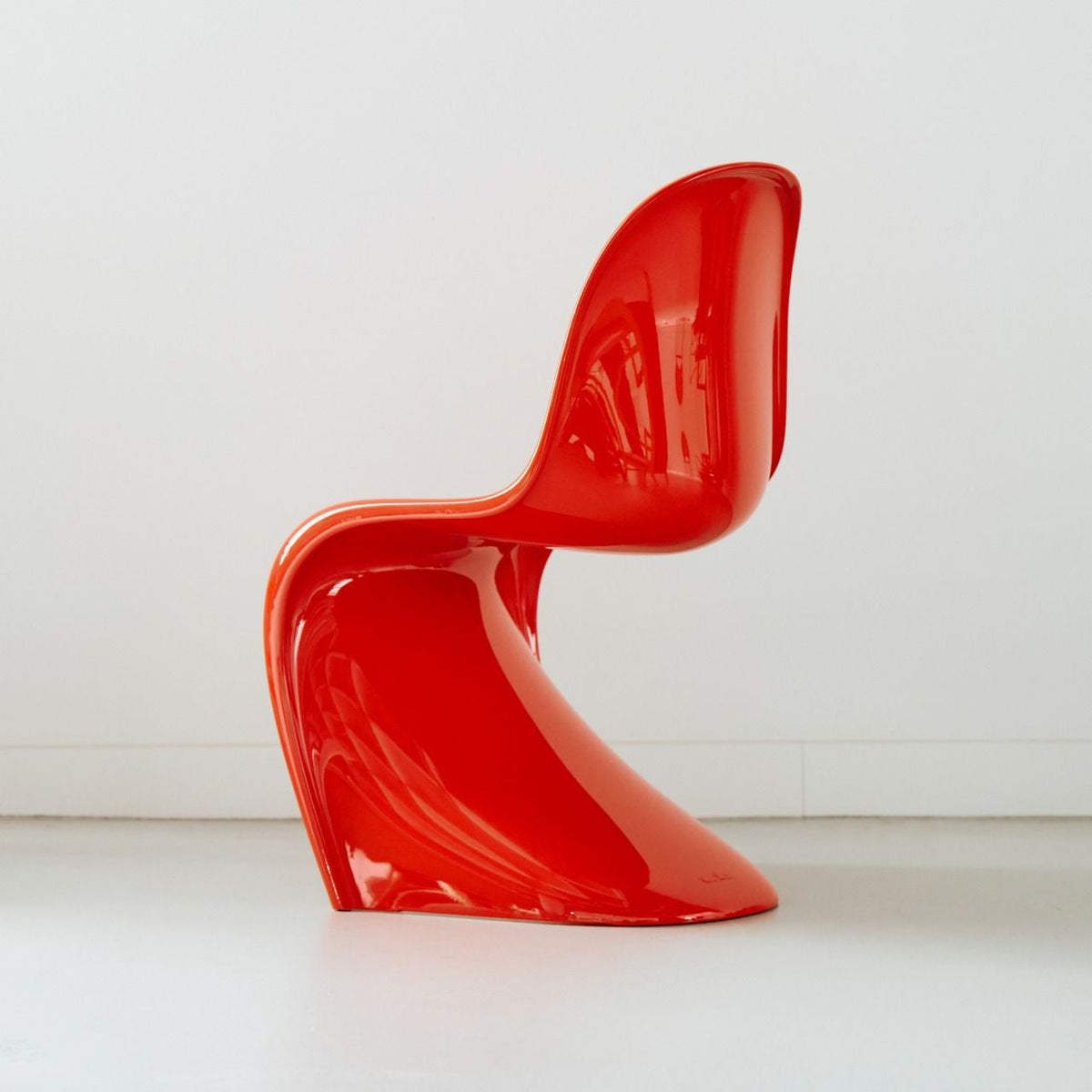 【店頭在庫品】Vitra（ヴィトラ）/Panton Chair Classic（パントンチェア クラシック）/ダイニングチェア/レッド/グロスラッカー仕上げ
