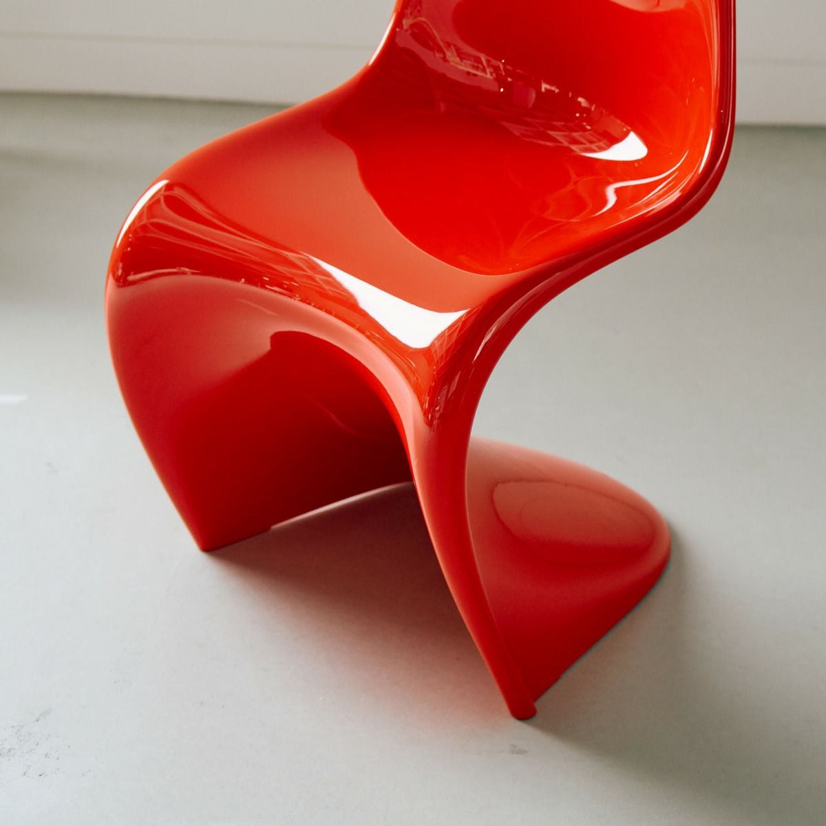 【店頭在庫品】Vitra（ヴィトラ）/Panton Chair Classic（パントンチェア クラシック）/ダイニングチェア/レッド/グロスラッカー仕上げ