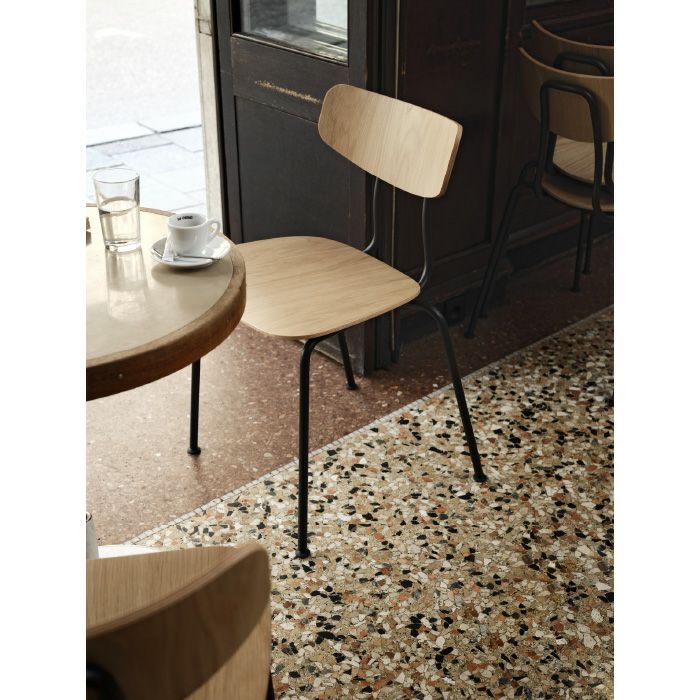 Vitra（ヴィトラ）/Moca（モカ）/ダイニングチェア/ナチュラルオーク/ラッカー仕上げ/ベーシックダーク脚 【納期】約3～4週間（メーカー欠品時を除く）
