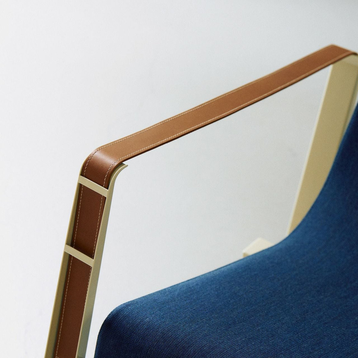 【店頭在庫品】Vitra（ヴィトラ）/Cit&eacute; （シテ）/ラウンジチェア/シート本体 Tress（18 royal blue melange）/ブランコロンブ