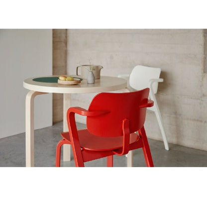 Artek/Aslak Chair/アスラックチェア/レッド/ラッカー仕上げ 【納期】約3～4週間（メーカー欠品時を除く）