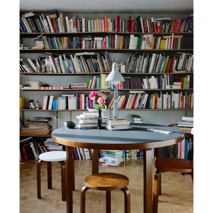 Artek/STOOL 60/スツール60/バーチ材/ウォルナットステイン仕上げ 【納期】約3～4週間（メーカー欠品時を除く）