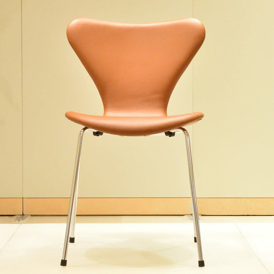 【店頭在庫品】FRITZ HANSEN（フリッツハンセン）/セブンチェア/3107フルパディング/エッセンシャルレザー（ウォールナット）/クローム脚/SH46