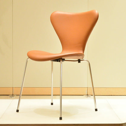 【店頭在庫品】FRITZ HANSEN（フリッツハンセン）/セブンチェア/3107フルパディング/エッセンシャルレザー（ウォールナット）/クローム脚/SH46