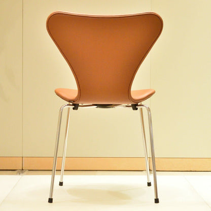 【店頭在庫品】FRITZ HANSEN（フリッツハンセン）/セブンチェア/3107フルパディング/エッセンシャルレザー（ウォールナット）/クローム脚/SH46