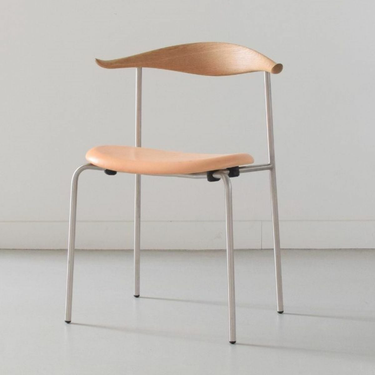 【店頭在庫品】CARL HANSEN & SON（カールハンセン&サン）/CH88P/チェア/オーク材/ソープ仕上げ/座面：レザー(Sif 90)