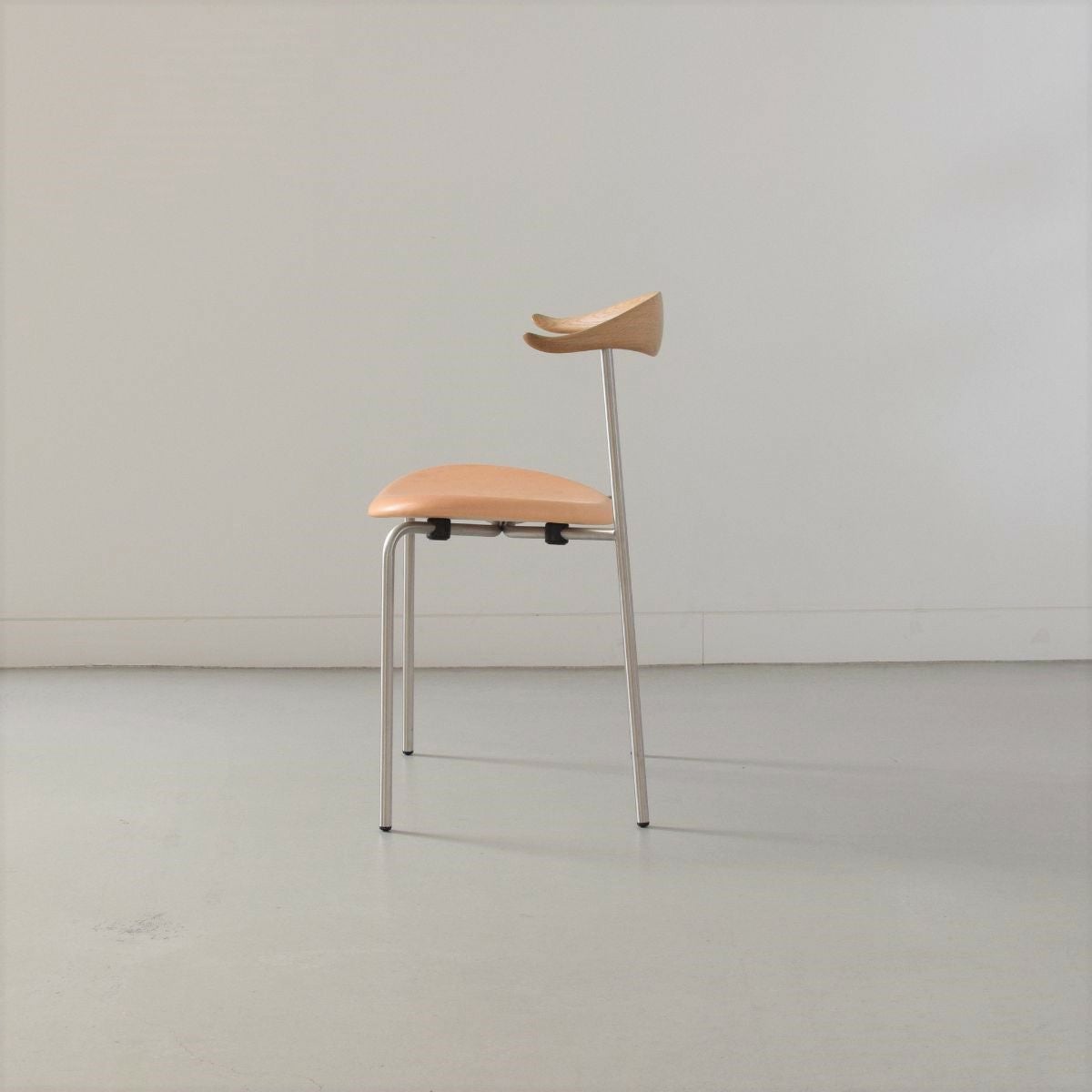 【店頭在庫品】CARL HANSEN & SON（カールハンセン&サン）/CH88P/チェア/オーク材/ソープ仕上げ/座面：レザー(Sif 90)