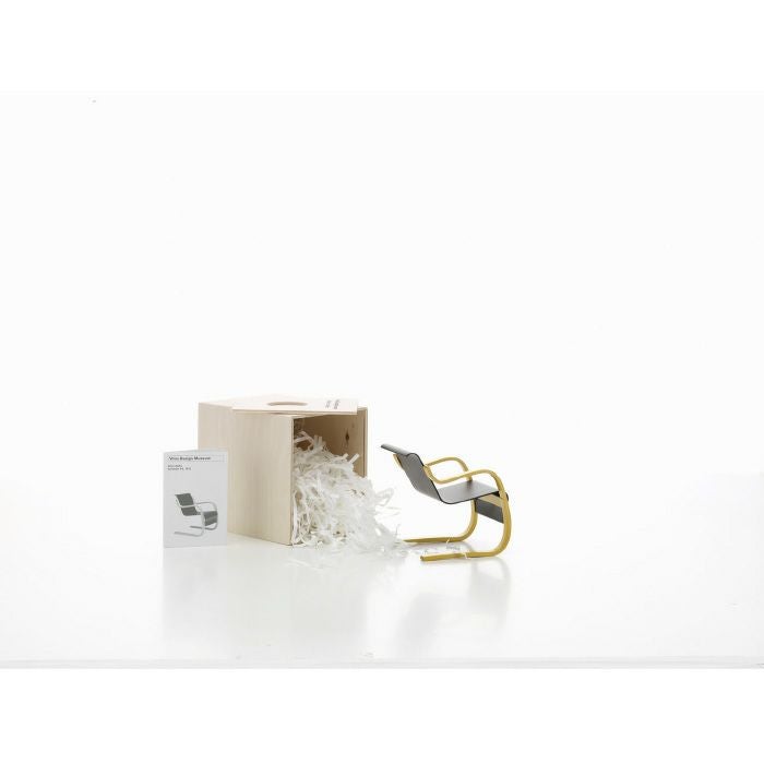 Vitra（ヴィトラ）/Miniatures Collection/Armchair Nr.42/ミニチュア 42 アームチェア 【納期】約3～4週間（メーカー欠品時を除く）