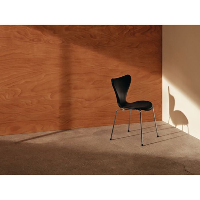 FRITZ HANSEN（フリッツハンセン）/セブンチェア/3107（セブンチェア）/フルパディング/SH43/エッセンシャルレザー ラーバ/クローム脚 【納期】ご注文後確認