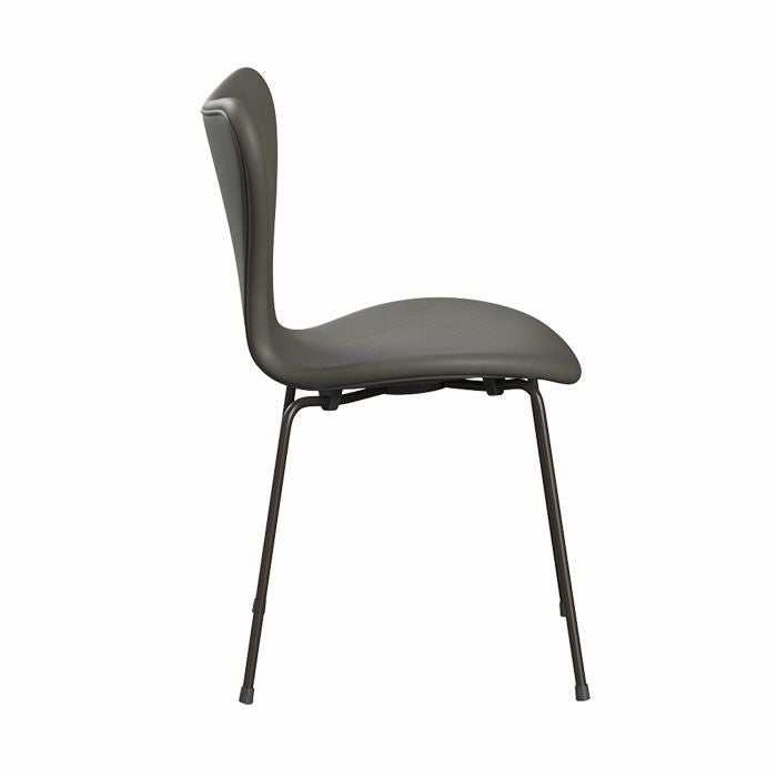 FRITZ HANSEN（フリッツハンセン）/セブンチェア/3107（セブンチェア）/フルパディング/SH43/エッセンシャルレザー ラーバ/ブラウンブロンズ粉体塗装 【納期】ご注文後確認