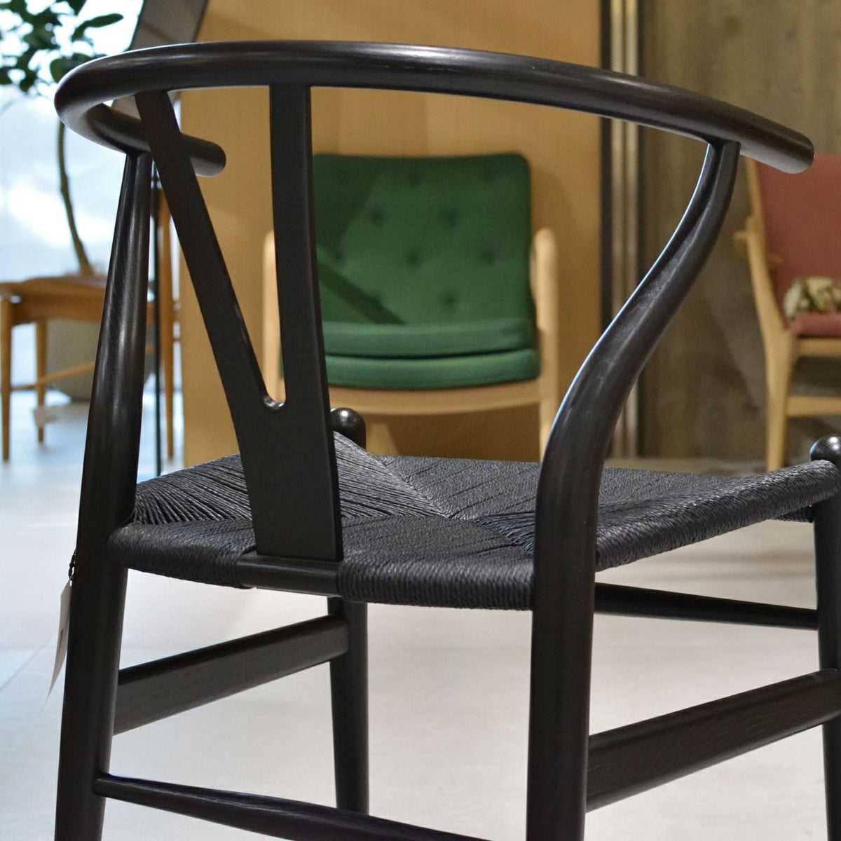 CARL HANSEN & SON（カールハンセン&サン）/CH24/Yチェア/オーク材/ブラック塗装（CHS soft）/ブラックペーパーコード （約7～8か月（受注生産品）