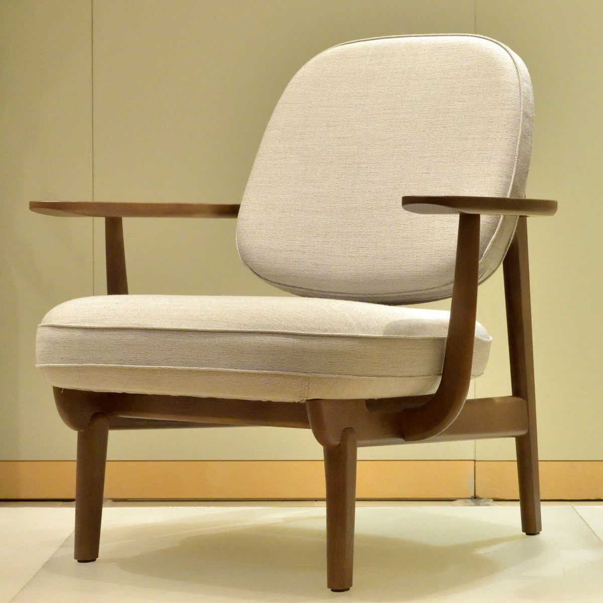 【店頭在庫品】FRITZ HANSEN（フリッツハンセン）/FRED（フレッド）/JH97/ラウンジチェア/ウォルナットステインドオーク/クリスチャンハウン ベージュ 1121