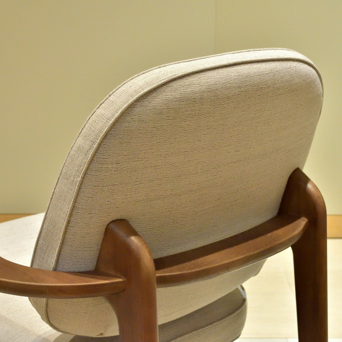 【店頭在庫品】FRITZ HANSEN（フリッツハンセン）/FRED（フレッド）/JH97/ラウンジチェア/ウォルナットステインドオーク/クリスチャンハウン ベージュ 1121