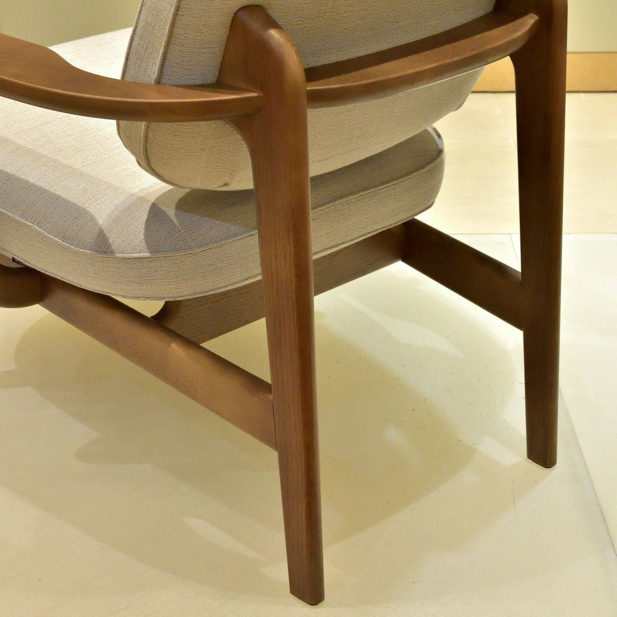 【店頭在庫品】FRITZ HANSEN（フリッツハンセン）/FRED（フレッド）/JH97/ラウンジチェア/ウォルナットステインドオーク/クリスチャンハウン ベージュ 1121