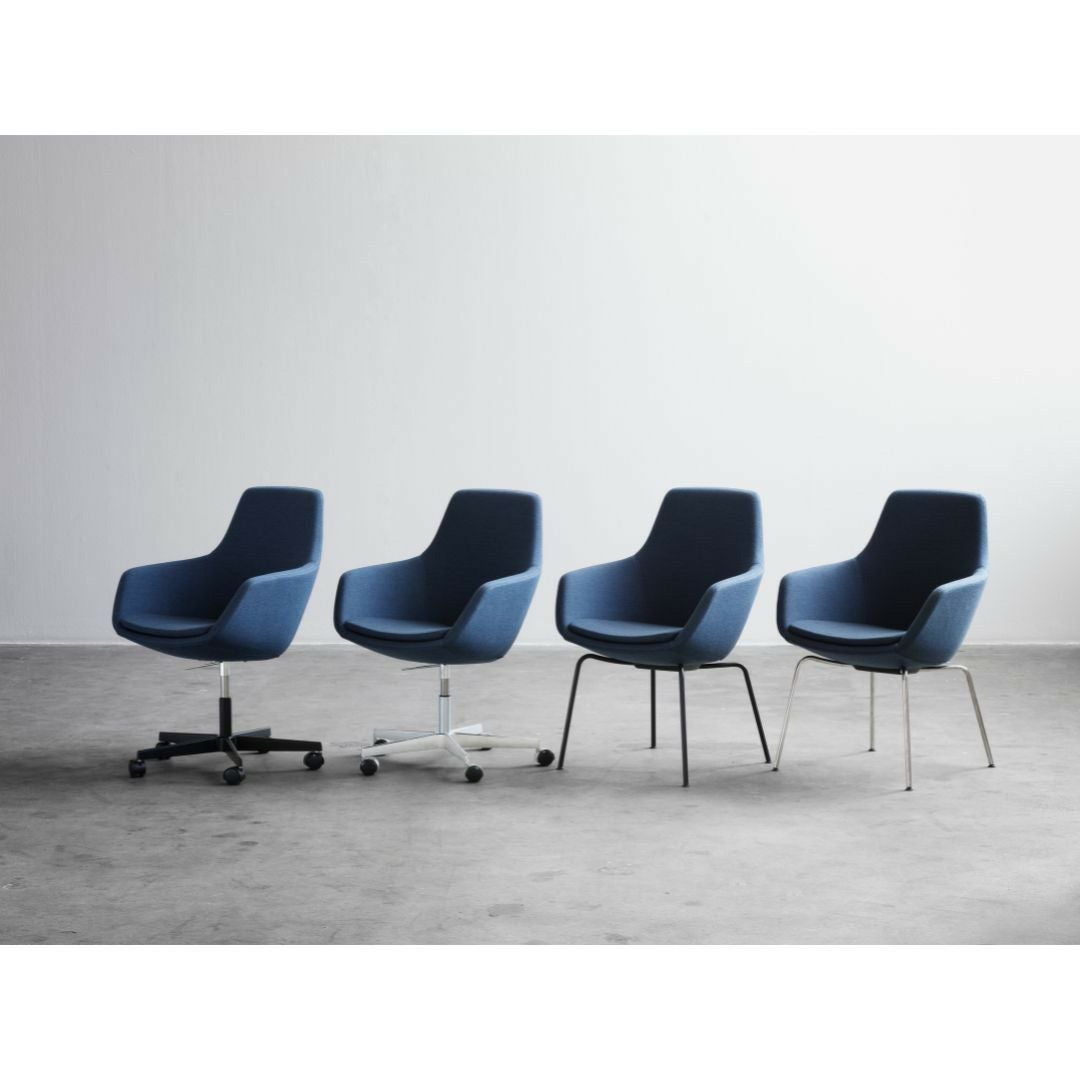 FRITZ HANSEN（フリッツハンセン）/LITTLE GIRAFFEリトルジラフ/チェア/3201/エッセンシャルレザー / ラーバ/Steel / 仕上げスチール, クローム仕上げ - ハイグロス【納期】ご注文後確認