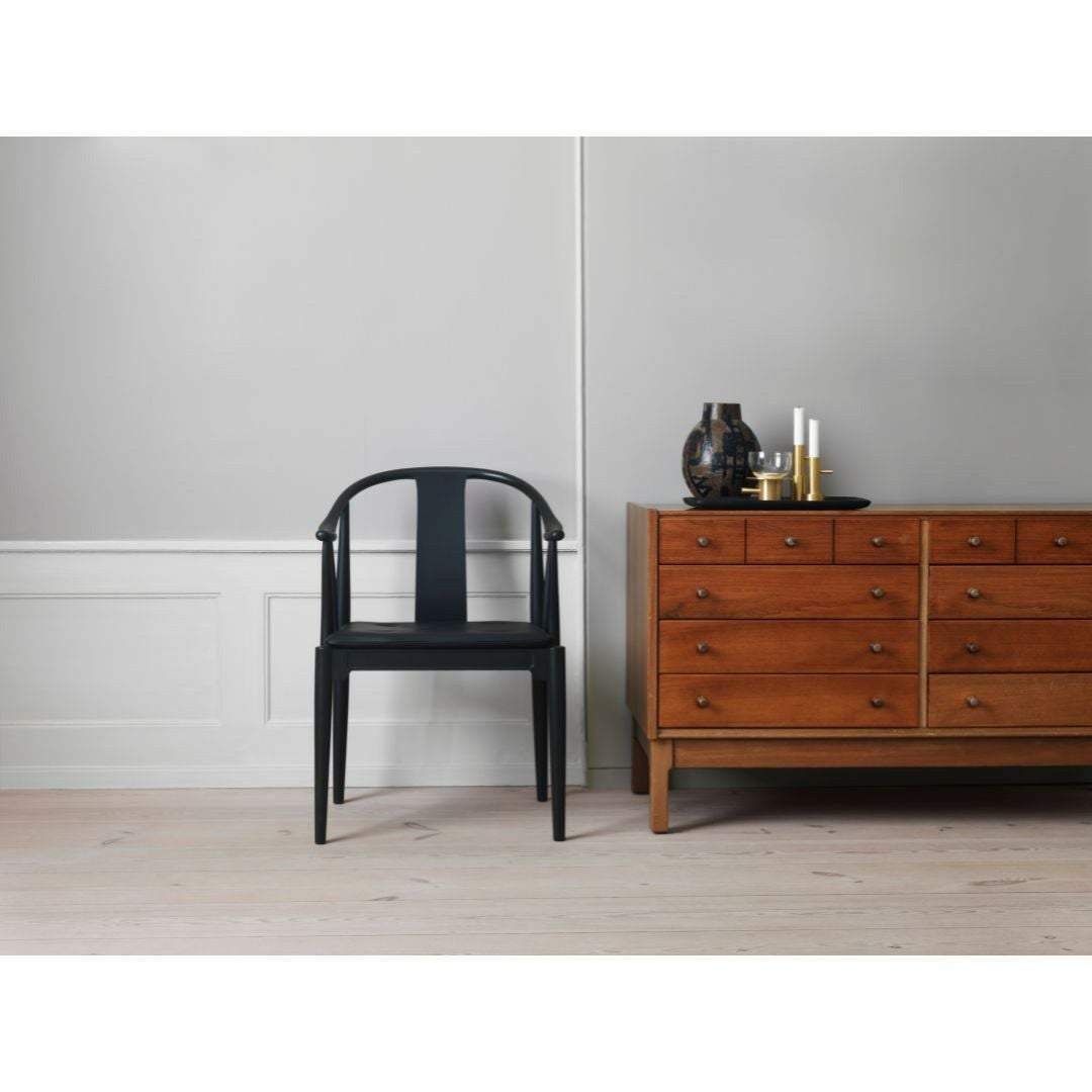 FRITZ HANSEN（フリッツハンセン）/China Chair(チャイナチェア)/4283/ラッカー仕上げ無垢材 / チェリー/ナチュラルレザー【納期】ご注文後確認