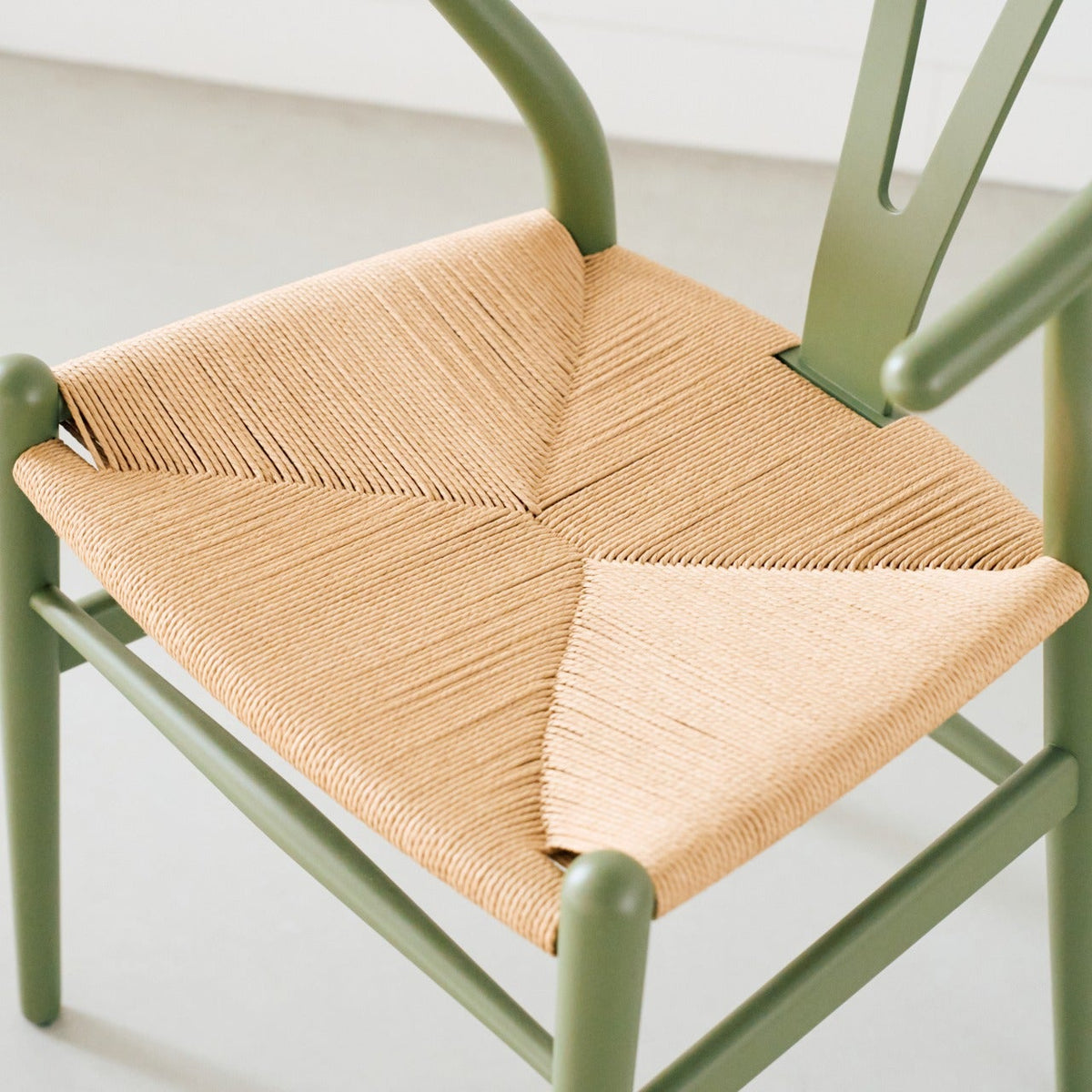 【カールハンセン別注Kvadratクッションプレゼント】CARL HANSEN & SON（カールハンセン&サン）/CH24/Yチェア（ワイチェア）/ビーチ材/SOFT/オリーブグリーン/ナチュラルペーパーコード【納期】ご注文後確認