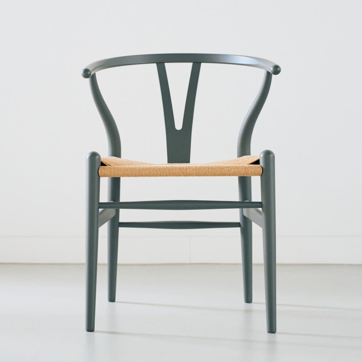 【カールハンセン別注Kvadratクッションプレゼント】CARL HANSEN & SON（カールハンセン&サン）/CH24/Yチェア（ワイチェア）/ビーチ材/SOFT/アンスラサイトグレー/ナチュラルペーパーコード【納期】ご注文後確認