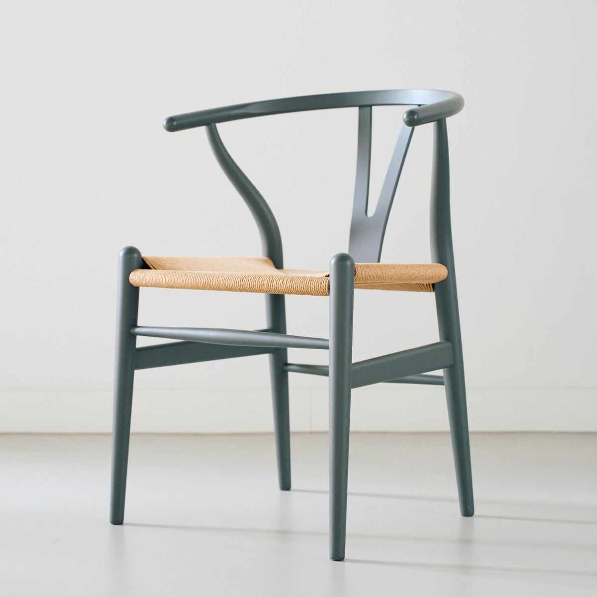 【カールハンセン別注Kvadratクッションプレゼント】CARL HANSEN & SON（カールハンセン&サン）/CH24/Yチェア（ワイチェア）/ビーチ材/SOFT/アンスラサイトグレー/ナチュラルペーパーコード【納期】ご注文後確認