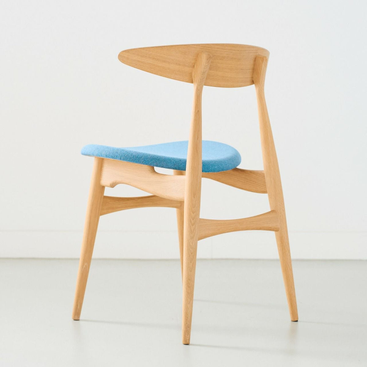 CARL HANSEN & SON（カールハンセン&サン）/CH33P/チェア/オーク材/ホワイトオイル仕上げ/座面：ファブリック(Re-wool 0758)