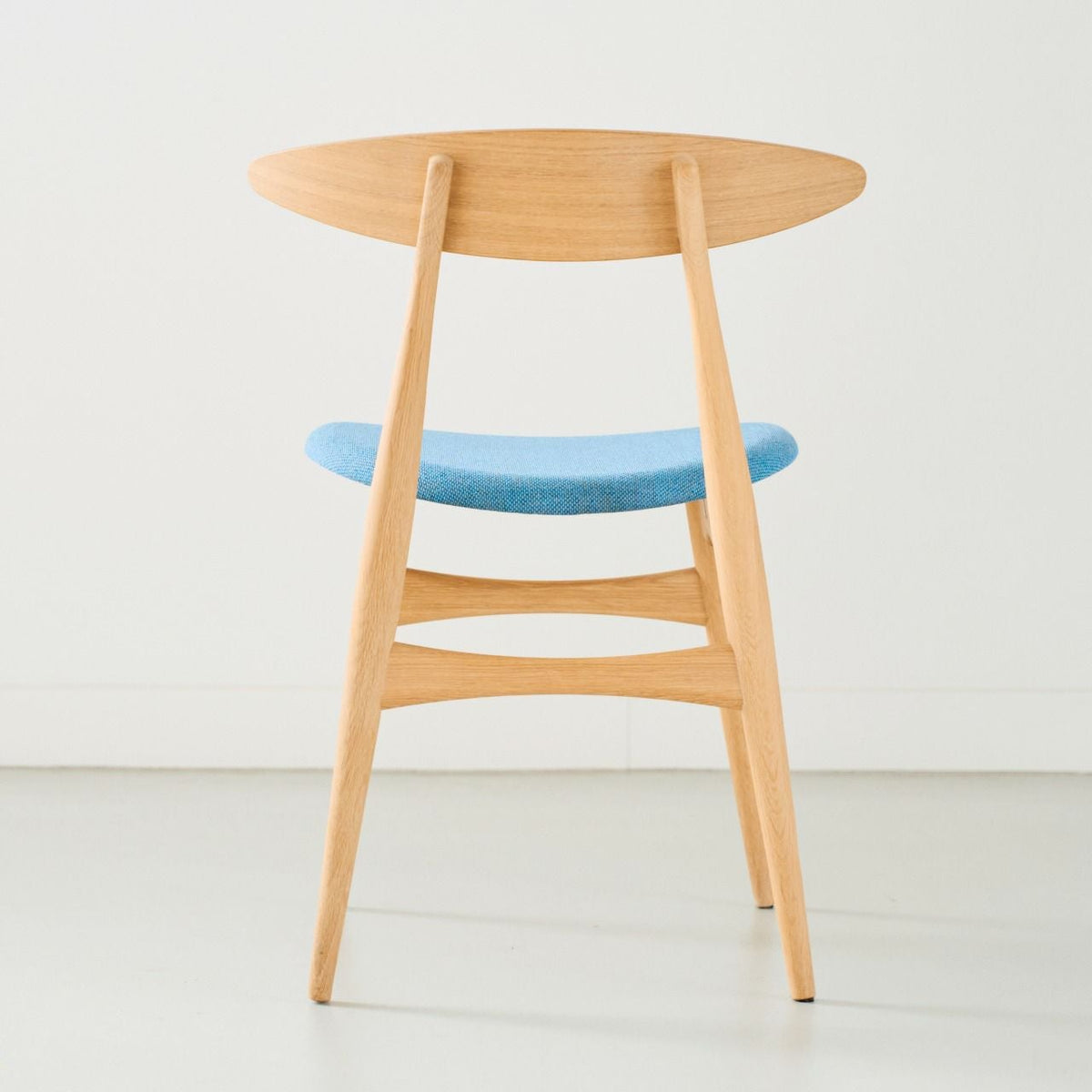 CARL HANSEN & SON（カールハンセン&サン）/CH33P/チェア/オーク材/ホワイトオイル仕上げ/座面：ファブリック(Re-wool 0758)