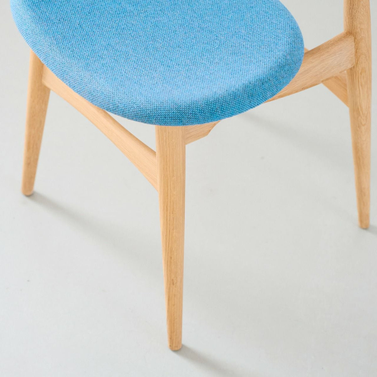 CARL HANSEN & SON（カールハンセン&サン）/CH33P/チェア/オーク材/ホワイトオイル仕上げ/座面：ファブリック(Re-wool 0758)