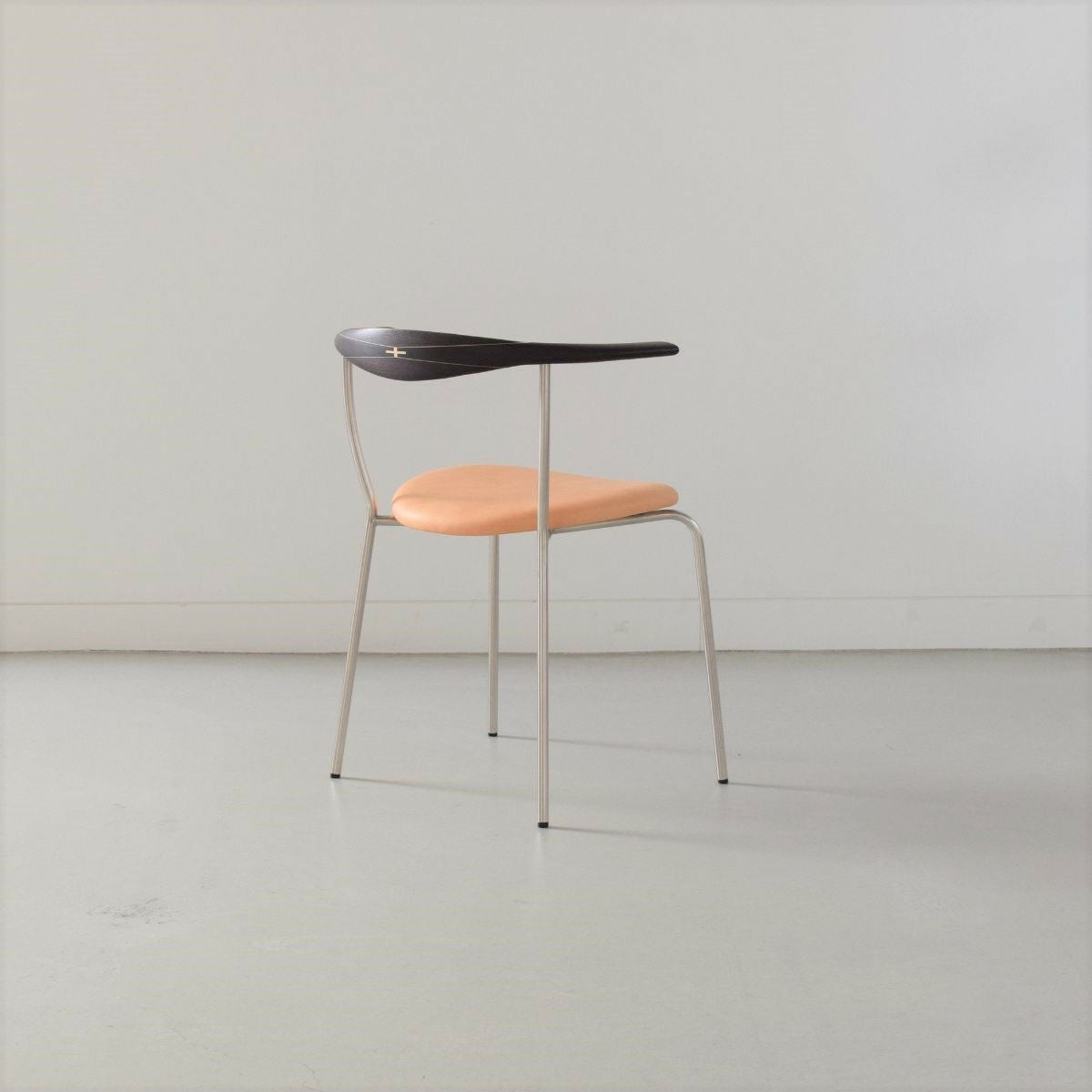 【店頭在庫品】PP Mobler（PPモブラー）/PP701/ミニマルチェア/ウェンジ材/オイル仕上げ/アニリンレザー/スタンダードレザー　ナチュラル