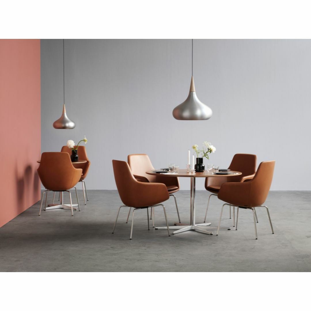 FRITZ HANSEN（フリッツハンセン）/LITTLE GIRAFFE（リトルジラフ）/3210/エッセンシャルレザー / ウォルナット/仕上げスチール, クローム仕上げ - ハイグロス