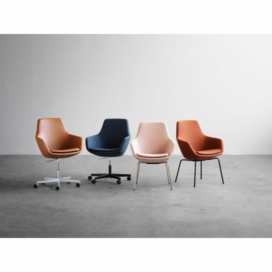 FRITZ HANSEN（フリッツハンセン）/LITTLE GIRAFFE（リトルジラフ）/3210/Hallingdal / グレー/ブラウン (227)/粉体塗装仕上げスチール / ブラック