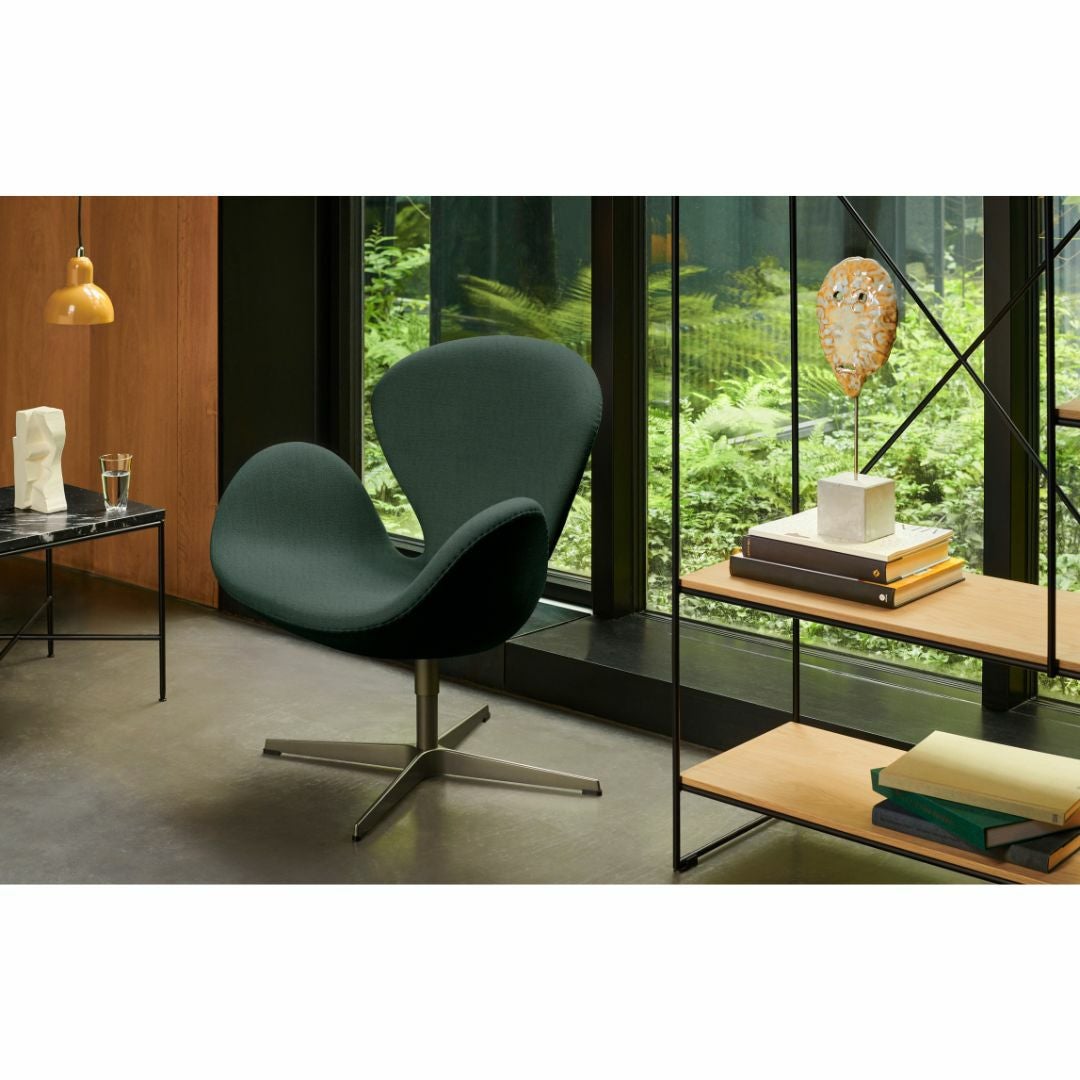 FRITZ HANSEN（フリッツハンセン）/スワン/3320/エッセンシャルレザー / ブラック/アルミニウム / サテン仕上げ - マット