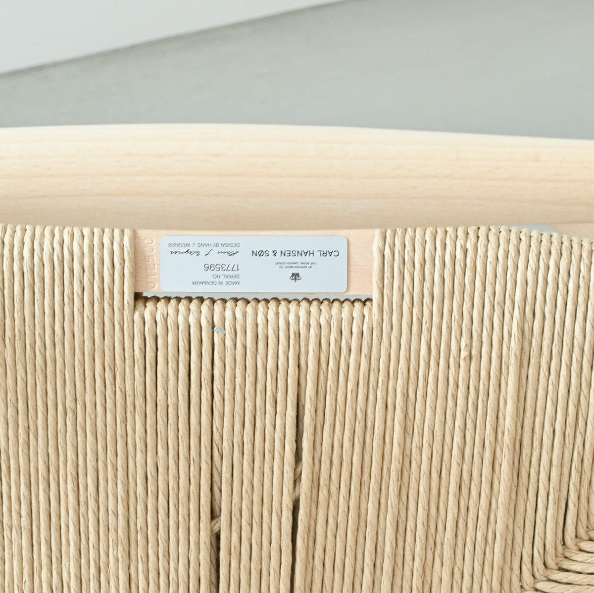 【カールハンセン別注Kvadratクッションプレゼント】CARL HANSEN & SON（カールハンセン&サン）/CH24/Yチェア（ワイチェア）/ビーチ材/ソープ仕上げ/ナチュラルペーパーコード/SH45/【シリアルNo.1773596】/【実物画像】 傷防止フェルト付