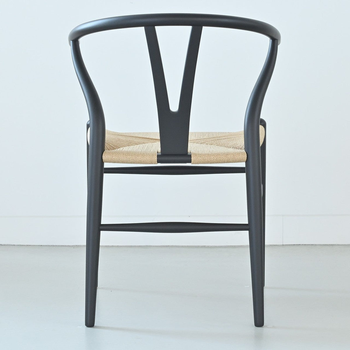 【カールハンセン別注Kvadratクッションプレゼント】CARL HANSEN & SON（カールハンセン&サン）/CH24/Yチェア（ワイチェア）/ビーチ材/SOFT BLACK仕上げ/ナチュラルペーパーコード/SH45/【シリアルNo.1782619】/【実物画像】 傷防止フェルト付