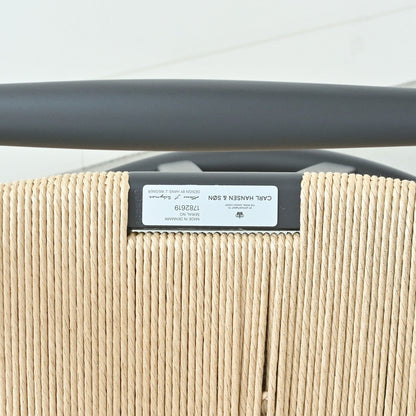 【カールハンセン別注Kvadratクッションプレゼント】CARL HANSEN & SON（カールハンセン&サン）/CH24/Yチェア（ワイチェア）/ビーチ材/SOFT BLACK仕上げ/ナチュラルペーパーコード/SH45/【シリアルNo.1782619】/【実物画像】 傷防止フェルト付