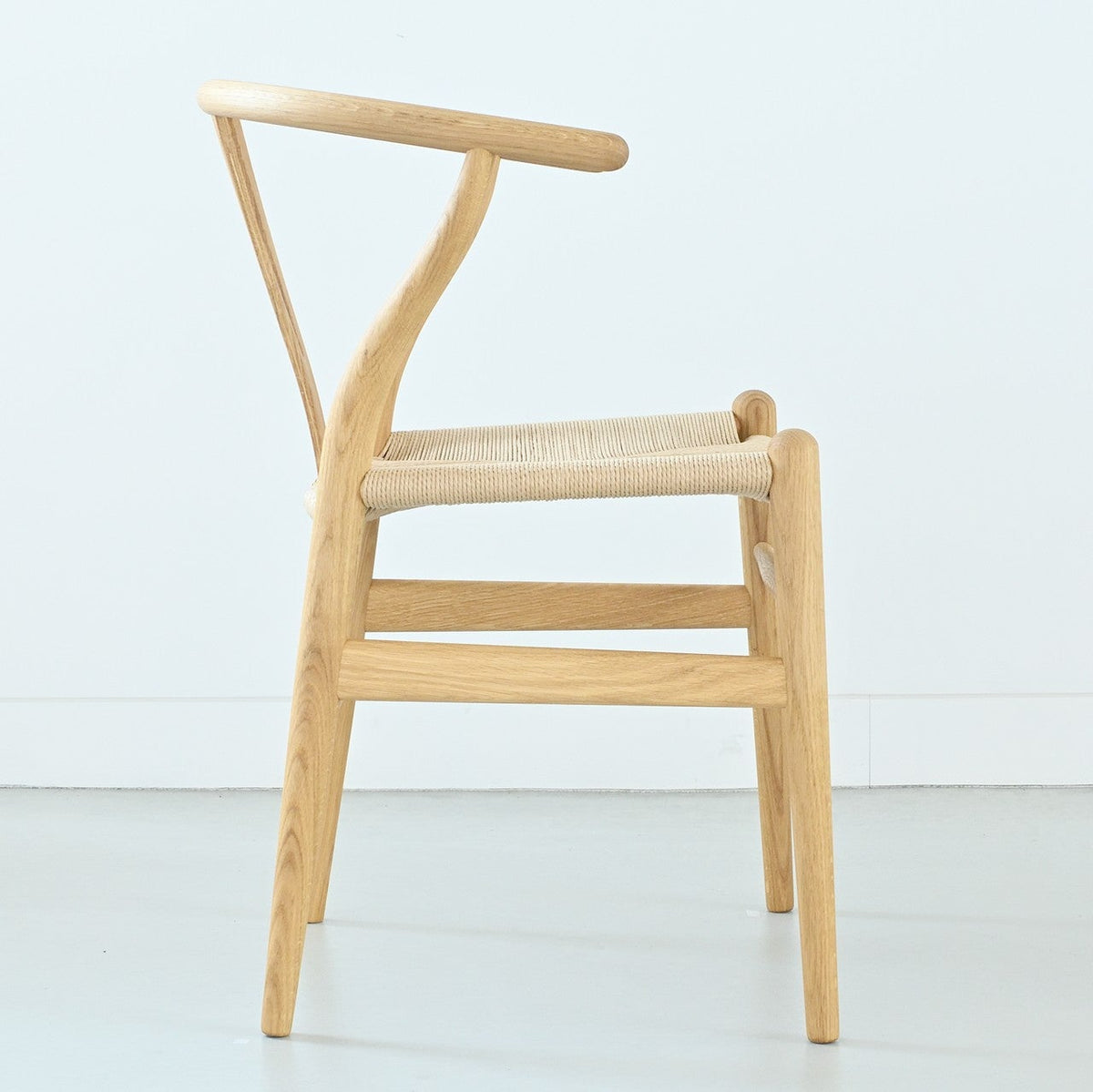 【カールハンセン別注Kvadratクッションプレゼント】CARL HANSEN & SON（カールハンセン&サン）/CH24/Yチェア（ワイチェア）/オーク材/オイル仕上げ/ナチュラルペーパーコード/SH45/【シリアルNo.1748650】/【実物画像】 傷防止フェルト付