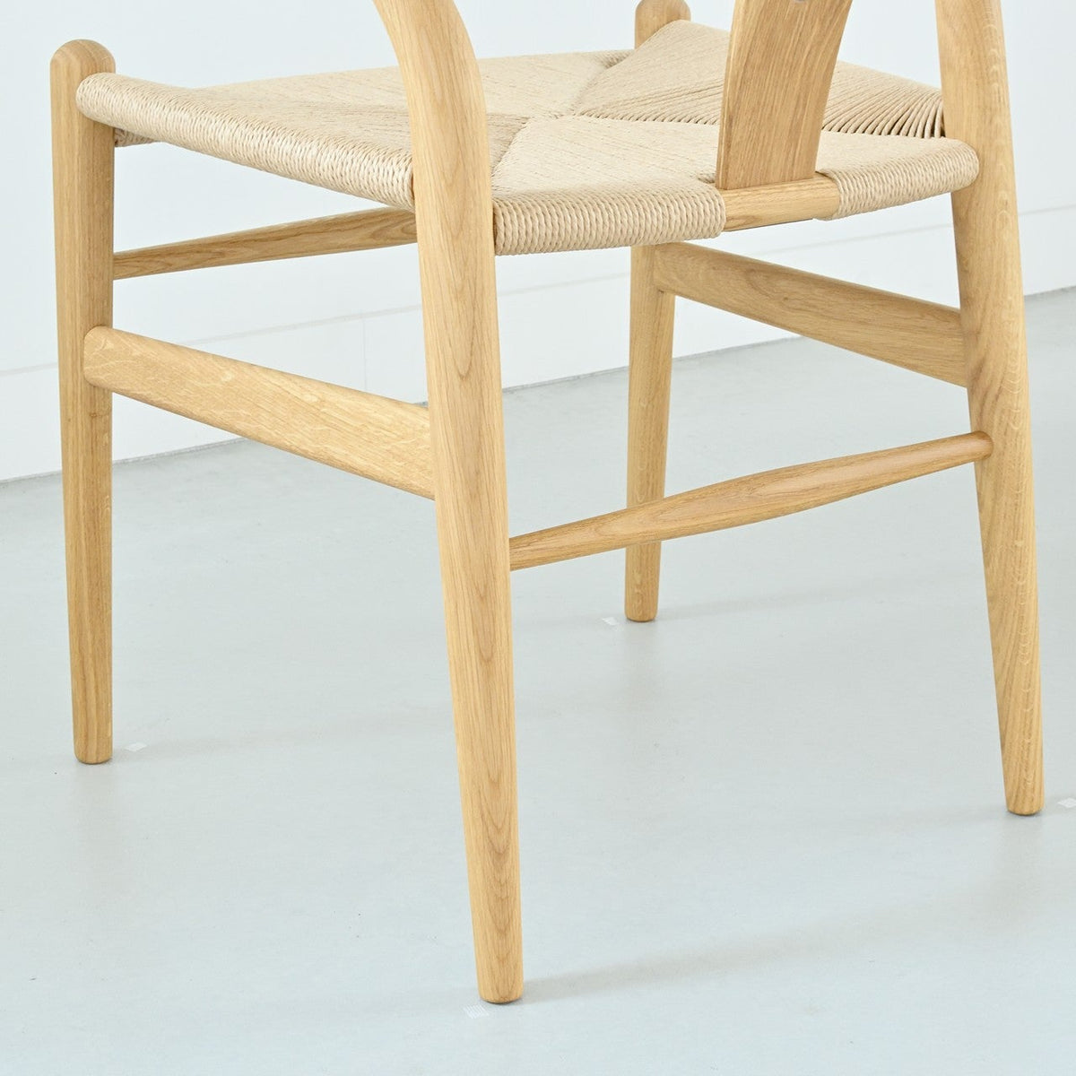 【カールハンセン別注Kvadratクッションプレゼント】CARL HANSEN & SON（カールハンセン&サン）/CH24/Yチェア（ワイチェア）/オーク材/オイル仕上げ/ナチュラルペーパーコード/SH45/【シリアルNo.1748650】/【実物画像】 傷防止フェルト付