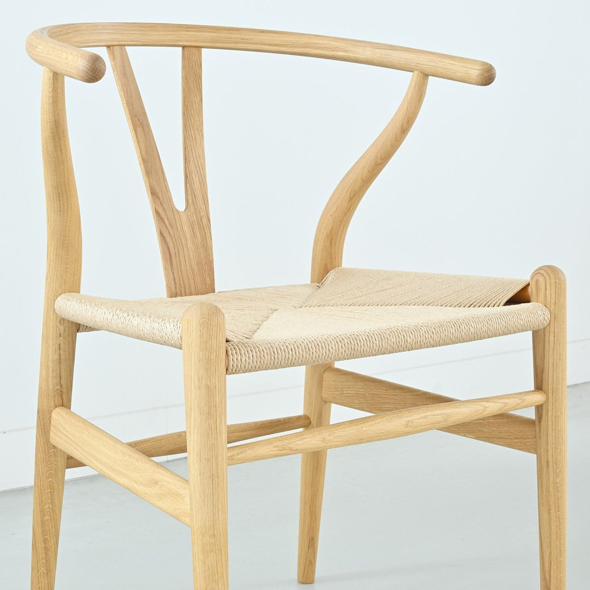 【カールハンセン別注Kvadratクッションプレゼント】CARL HANSEN & SON（カールハンセン&サン）/CH24/Yチェア（ワイチェア）/オーク材/オイル仕上げ/ナチュラルペーパーコード/SH45/【シリアルNo.1748650】/【実物画像】 傷防止フェルト付