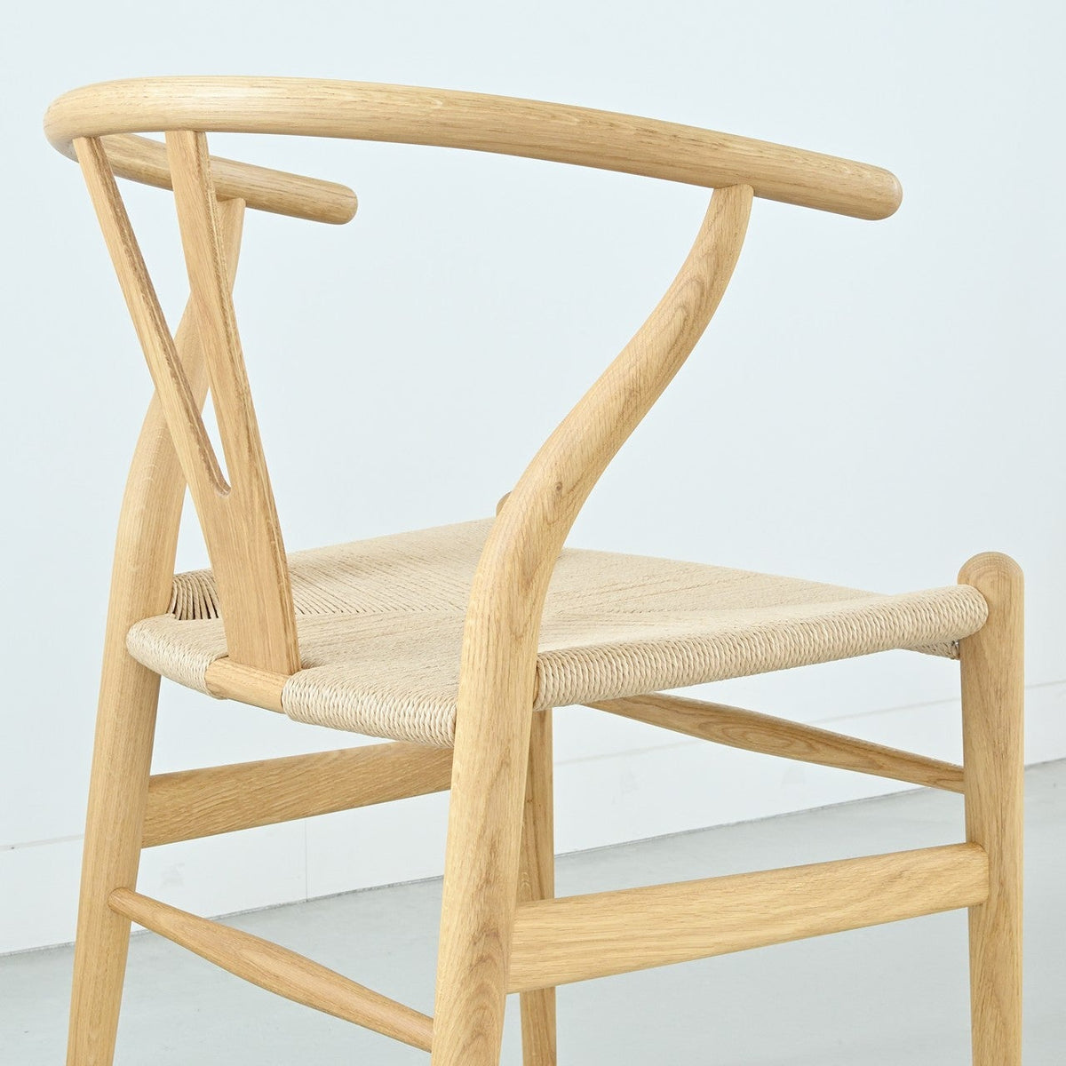 【カールハンセン別注Kvadratクッションプレゼント】CARL HANSEN & SON（カールハンセン&サン）/CH24/Yチェア（ワイチェア）/オーク材/オイル仕上げ/ナチュラルペーパーコード/SH45/【シリアルNo.1748650】/【実物画像】 傷防止フェルト付