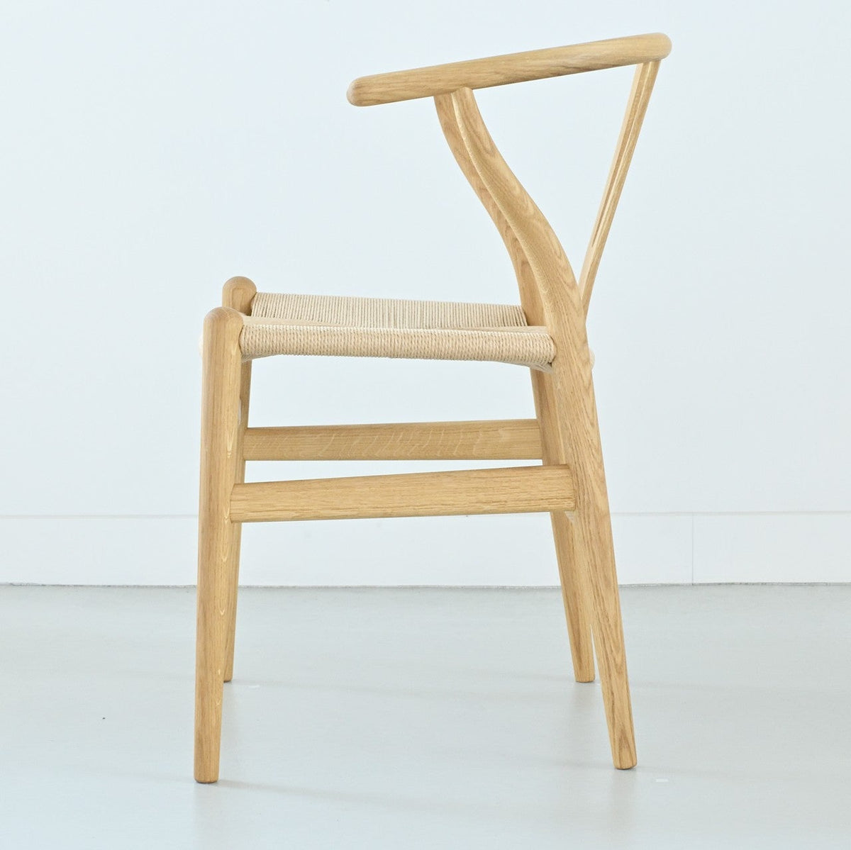【カールハンセン別注Kvadratクッションプレゼント】CARL HANSEN & SON（カールハンセン&サン）/CH24/Yチェア（ワイチェア）/オーク材/オイル仕上げ/ナチュラルペーパーコード/SH45/【シリアルNo.1748651】/【実物画像】 傷防止フェルト付