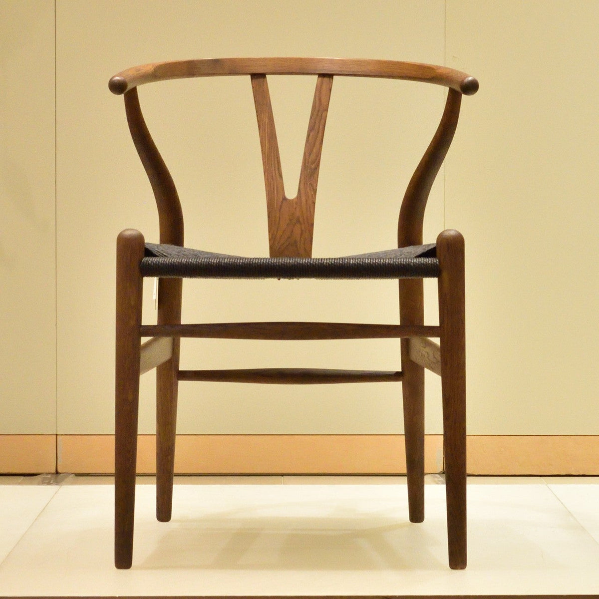 【カールハンセン別注Kvadratクッションプレゼント】【店頭在庫品】CARL HANSEN & SON（カールハンセン&サン）/CH24/Yチェア/オーク材/スモークドオイル仕上げ/ブラックペーパーコード