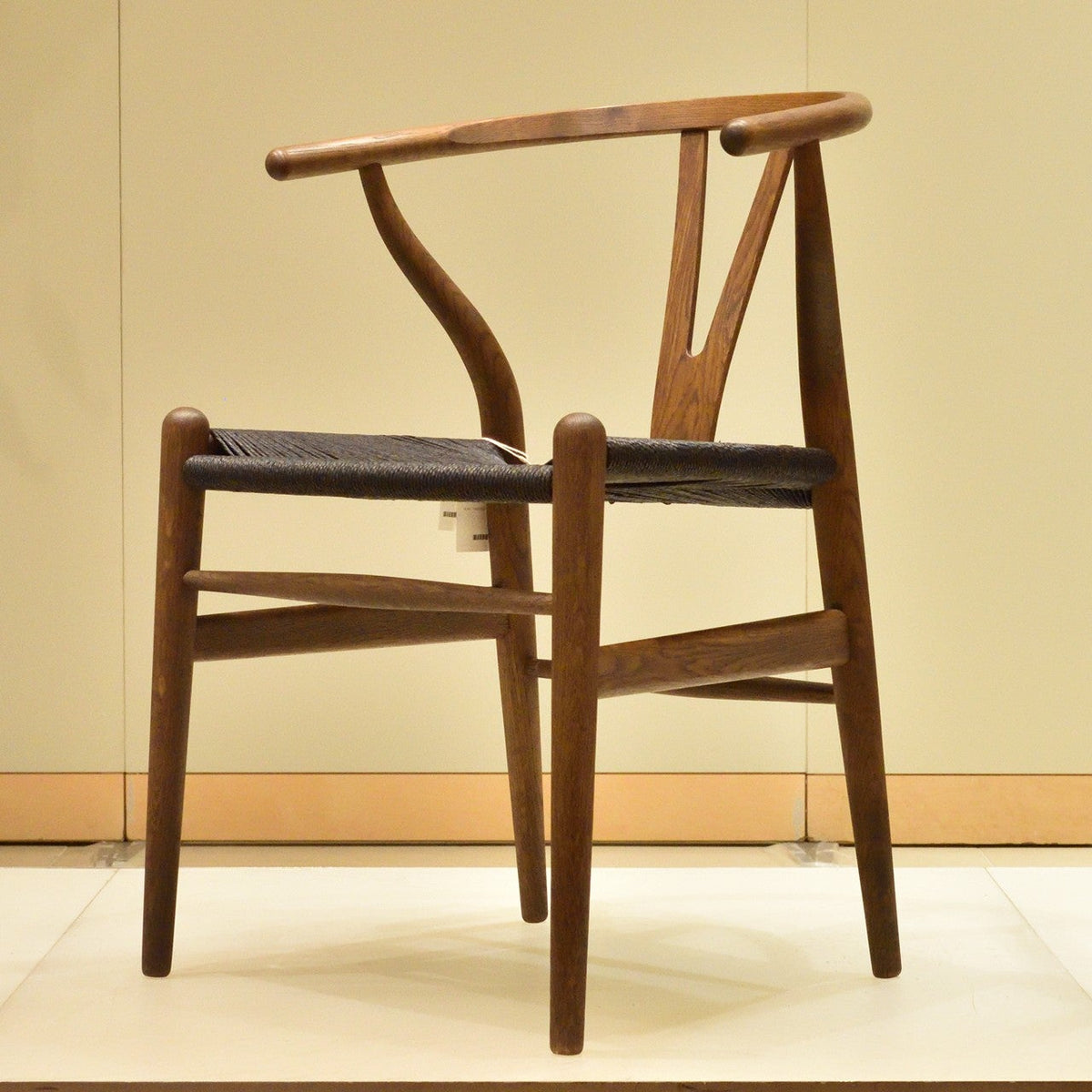 【カールハンセン別注Kvadratクッションプレゼント】【店頭在庫品】CARL HANSEN & SON（カールハンセン&サン）/CH24/Yチェア/オーク材/スモークドオイル仕上げ/ブラックペーパーコード