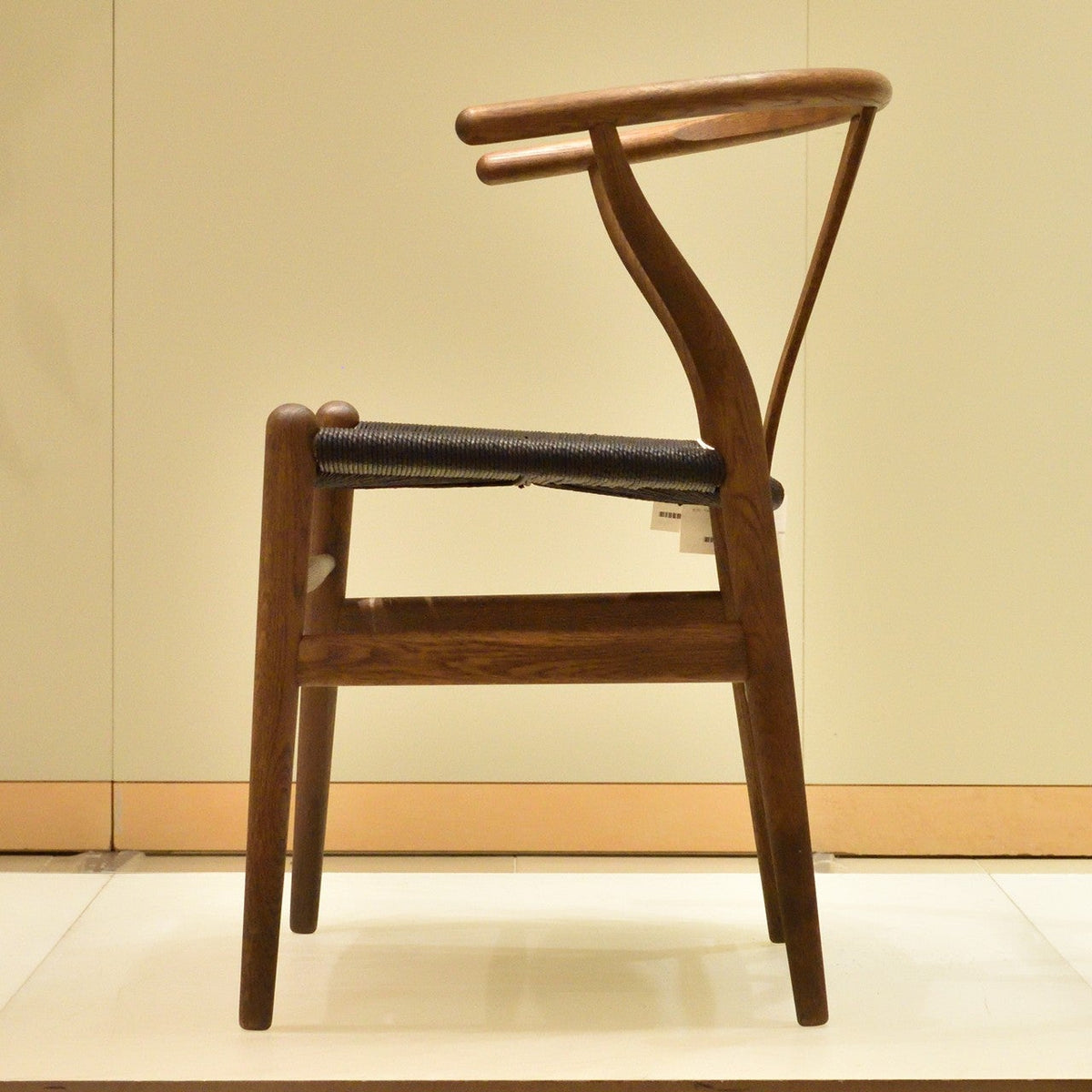【カールハンセン別注Kvadratクッションプレゼント】【店頭在庫品】CARL HANSEN & SON（カールハンセン&サン）/CH24/Yチェア/オーク材/スモークドオイル仕上げ/ブラックペーパーコード