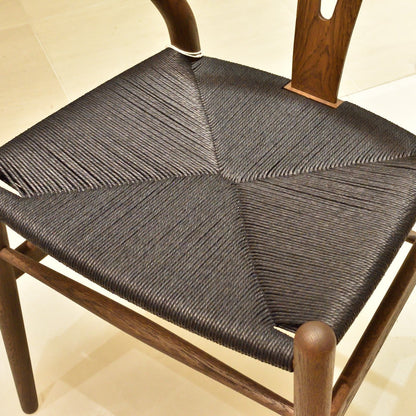 【カールハンセン別注Kvadratクッションプレゼント】【店頭在庫品】CARL HANSEN & SON（カールハンセン&サン）/CH24/Yチェア/オーク材/スモークドオイル仕上げ/ブラックペーパーコード