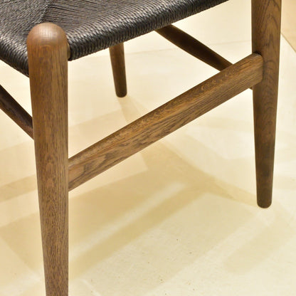 【カールハンセン別注Kvadratクッションプレゼント】【店頭在庫品】CARL HANSEN & SON（カールハンセン&サン）/CH24/Yチェア/オーク材/スモークドオイル仕上げ/ブラックペーパーコード